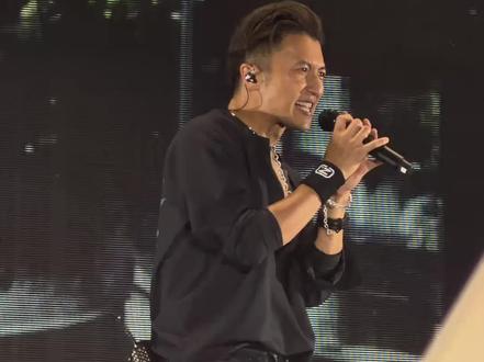 昨晚他状态真的超好 后面直接high翻全场 一首开放日爽到爆#谢霆锋 #谢霆锋深圳进化演唱会