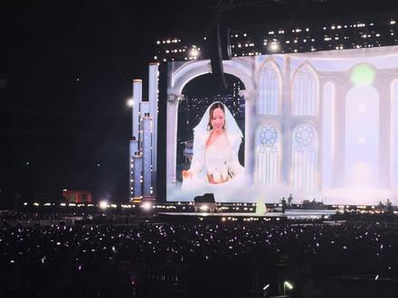 #邓紫棋 #邓紫棋演唱会 2026.1.3,再一次回到了广东奥体演出,我也是第二次看演唱会,第一次也是邓紫棋,也是广东奥体,2023.12.7