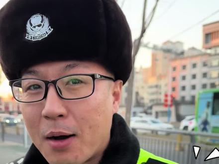 呼和浩特市区试行直行车辆借右转专用车道通行,那该如何借道呢? #借道通行