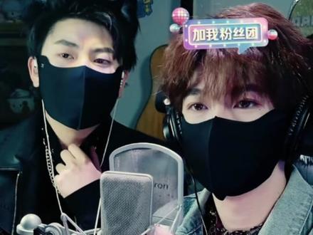 回头看你的每一眼 都是说再见@𝑇.枫烨🍯ᶠʸ(牛哥) @𝑇.01 ᶻ #一烨知秋 #听潮阁枫烨 #听潮阁01 #听潮阁二创