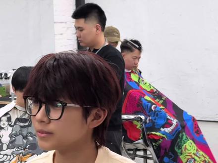 卷毛带颜色无敌好看了#剪发前vs剪发后 #barbershop