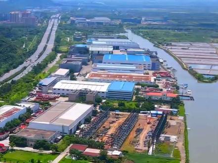 刘强东选址在广东投资50亿游艇产业
珠海市金湾区平沙游艇产业
此次投资游艇产业,刘强东为何选址广东?据有关资料所知,早在20年前,广东就在全国最早提出发展游艇产业-珠海金湾平沙游艇产业园,”刘强东在接受媒体采访时表示,广东是全国制造业大省,拥有完善的供应链配套、丰富的人才资源,拥有一批国际化的沿海城市,这些都是发展游艇产业的巨大优势。
据介绍,此次签约的高端游艇产业基地项目选址珠海经开区装备制造区,坐拥黄茅海、高栏港深水良港核心区位,尽享通江达海、临港保税独特优势。而邻近的金湾区平沙游艇产业园经过20余年发展,已形成涵盖设计研发、高端制造、零部件配套、维修保养、展示交易、旅游休闲等环节的完整产业链,集聚相关企业36家。#珠海平沙#来平沙吧#甜蜜平沙#平沙游艇产业园区