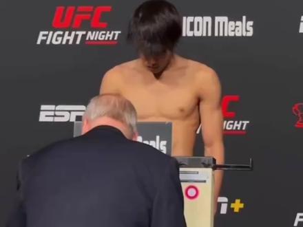 真不愧是日本超新星
实力和颜值搭档#ufc #平良达郎