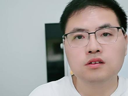 Codex自动操作PS做分层设计 这次尝试让 Codex 自动化操作 Photoshop,把 ChatGPT 生成的图片重新做成一个可编辑的分层设计。刚开始做出来确实有点四不像,但经过不断调整和修正,效果慢慢变得有意思了。现在可能还替代不了专业设计师,但随着模型能力继续提升,AI 直接操作 Photoshop 完成基础设计,应该只是时间问题。#codex #ai工具 #ai设计 #chatgpt #photoshop