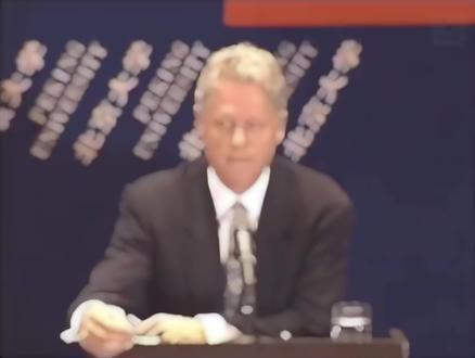 08年克林顿答北大学生提问。