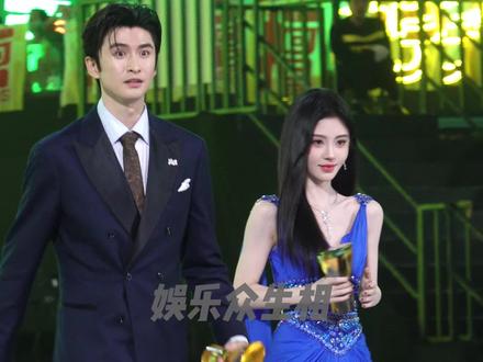 #鞠婧祎 #张云龙 同框领奖男帅女美好养眼!#星光大赏内场 #星光大赏