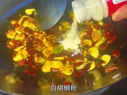 红烧鱼,不腥不柴软嫩入味,年夜饭必不可少的一道菜, 寓意着年年有余。#红烧鱼 #家常饭分享 #好吃到停不下来