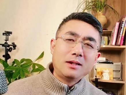 从国民媳妇到全网抵制!闫学晶骂网友“酸黄瓜”还不够,再怼“穷得理直气壮”?#闫学晶#酸黄瓜#直播翻车