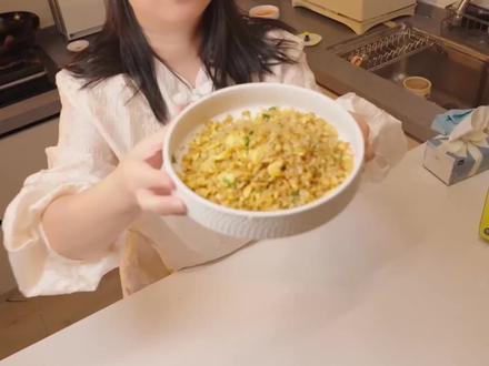 给孩子做一碗属于妈妈的黄金米其林蛋炒饭 #蛋炒饭 #跟着抖音学做菜 #炒饭 #炒饭的神仙做法