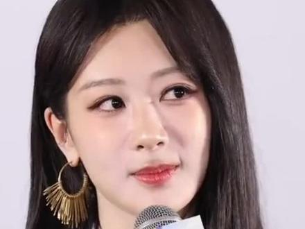 在无人区里可以开出一个无比盎然的春天。#生命树探秘无人禁区发布会 #杨紫这段完播率1000 |#生命树发布会 #生命树定档 杨紫、胡歌《生命树》今日正式官宣定档,将于2026年1月30日登陆CCTV-8黄金档、爱奇艺首播!