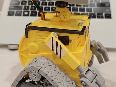 你也能拥有自己的瓦力 只需要插线拧螺丝 #手搓万物 #树莓派 #机器人总动员 #瓦力 #脑洞大开的心愿清单