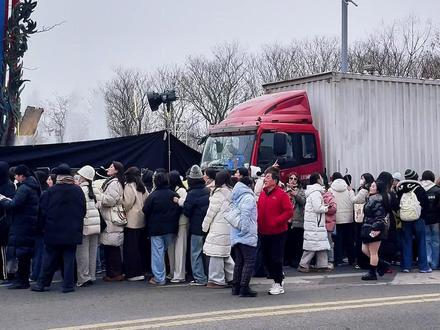 #肖战 来#蚌埠 拍戏啦!在评论区分享,你在蚌埠拍到的肖战吧!(部分素材来源于网络 蚌埠市新闻传媒中心 记者:宋颂 茆慧)