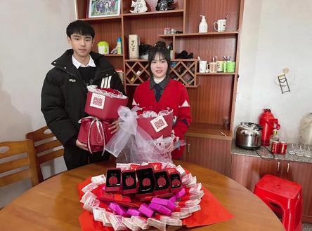 囍·👰+🤵=❤️·囍 阳历:2023年2月8日 农历:2023年正月18 文案:我们订婚了 ❤️小手一牵.岁岁年年❤️