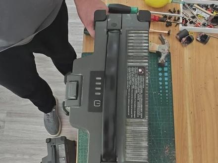 大疆T40、T50拆电池上盖流程