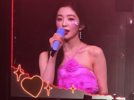 “短短一生,爱上什么也不为过,放弃什么也不算错”
冷知识,以前看这五个人只需要一张门票。#redvelvet #裴珠泫 #irene #redvelvet澳门 #演唱会
依旧@0391 赞助播出。!