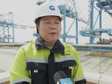 巨轮“双连靠”!北部湾港“快”字当头,硬核认证! #钦州港 #北部湾港 #一见钦心滨海运河城