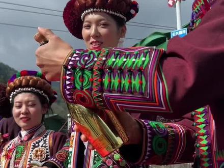 “哈尼族”婚礼 满屏的幸福,你是不是也想参加#乡村守护人 #哈尼族 #哈尼族婚礼