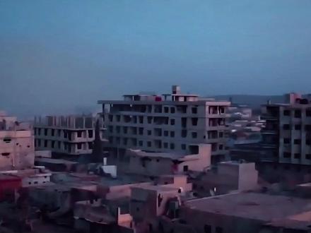 中东“平头哥”胡塞武装,硬刚美以谁都不服,为什么就服伊朗? #胡塞武装 #伊朗 #以色列 #国际 #中东