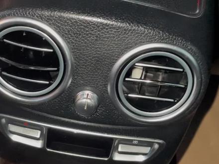 奔驰GLC后排出风口拆卸方法#奔驰 #豪车专修 #汽车维修 #修车男孩