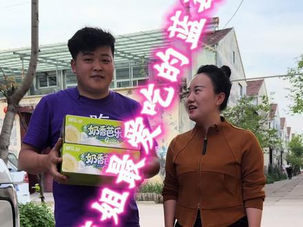杨川哥说莉莉姐喜欢吃蓝莓,他在住院没办法给他买,刚好我知道有一个卖新鲜蓝莓的地方,给莉莉姐一个惊喜。@爱笑的莉莉 @杨川