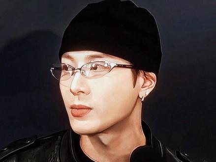 #王嘉尔
“不是个个都是人”