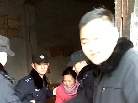 马集乡韩某,家庭多人联保用营业执照从银行贷款十万元,逾期未还。平时不懂法,此时知害怕,要想过安稳,诚信赢天下