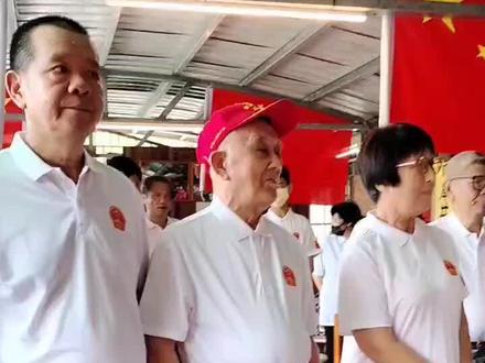 台湾人民高唱解放军军歌
@做个红色革命接班人 @西风落叶下长安