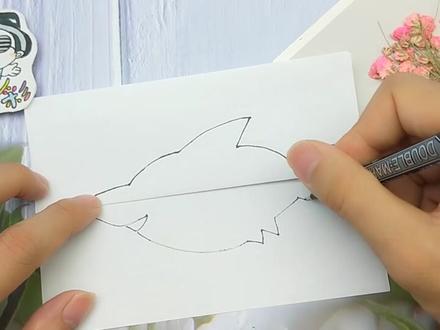 把大白鲨手绘搞笑怪兽简笔画,嘴巴张开又好玩,太有趣!