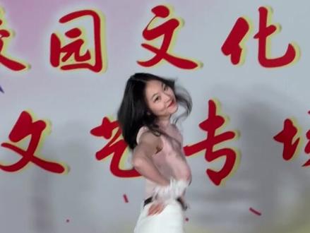 孩子们好热情!女明星一日体验卡! #艺术节 #mrchu #安达高级中学 感谢杨老师的高水平直拍,安高最棒!