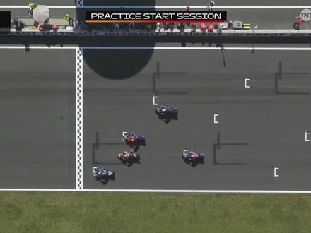 MotoGP取消起跑辅助反而更危险 在荷兰站练习赛结束后,车手进行了无前端辅助起跑练习!多名包含马奎斯在内的车手吐槽该项措施会让车手更危险,但只能遵守规定!#motogp #杜卡迪 #马奎斯 #赛车 #机车