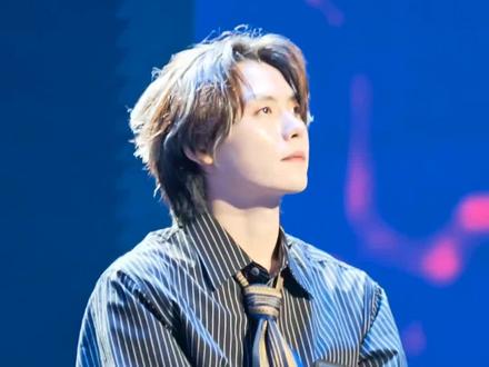 走心环节 那天你谢谢了所有人,唯独忘了你自己,谢谢你走到现在成为如今的肖宇梁,谢谢你这段时间辛苦的付出,带给我们这么美好的夜晚,我会永远记得
#肖宇梁#肖宇梁十周年