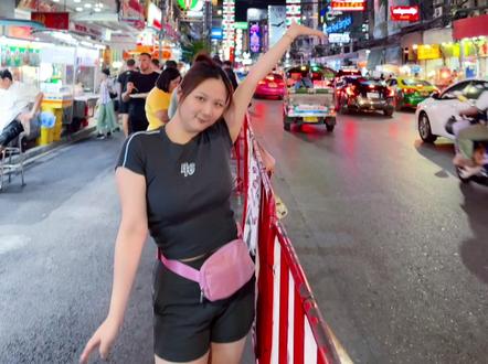 木生 你们辛苦了 #阿嬷的情书 走在曼谷的唐人街道上 真的会在想每一个小摊小贩的他们 是不是往上数都是华裔的后代 在这里世世辈辈做祖传生意🥹