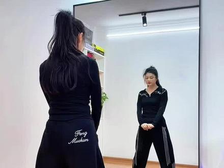 0.9倍速《我们站着就是理由》 #完整版 第二个版本我们站着就是理由#慢动作 #广场舞 #零基础学舞蹈 #一学就会系列