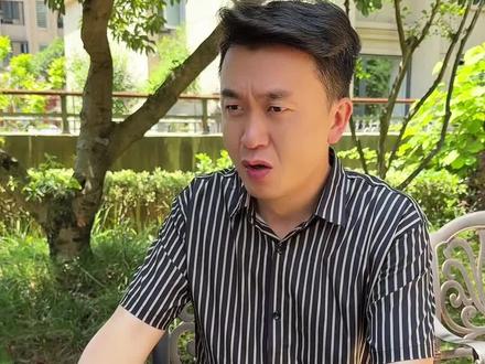 夫妻同心,黄土变金;长辈安康,晚辈懂事。一家人一条心,再难的坎也能过。
#家和万事兴 #陪伴是最长情的爱