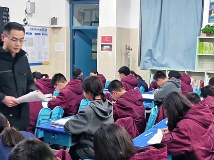 学生抄作业 不承认 还狡辩 你觉得他们说的有道理吗?#抄作业 #狡辩 #老师和学生 #可爱的学生 #青春校园