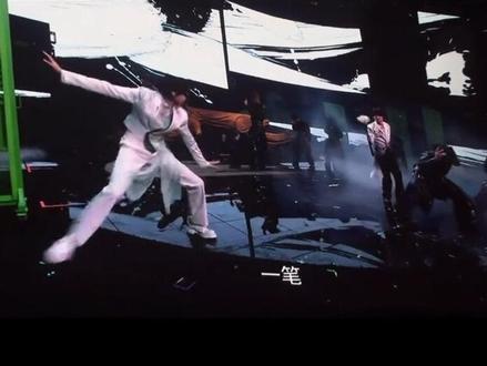 虽然但是 那个侧手翻真的很好笑🤫#荣耀之战#杨博文#张桂源