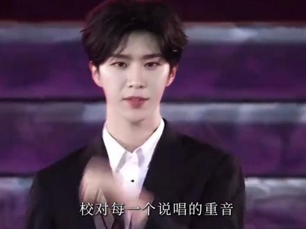 深陷“私生子没实力、靠姐姐上位”非议,他该怎样打破偏见,证明自身价值。#范丞丞 #偶像练习生 #飞驰人生2 #明星