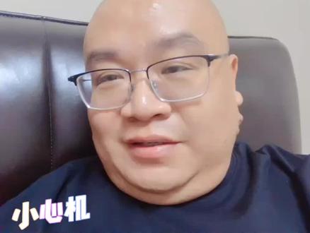 #腾讯会议崩了
腾讯会议开始收费了,学生要想全部开启摄像头,就要充会员才行。没有什么免费午餐,没收费只是时机还没到而已。
#关注老刘聊聊酒
#内容过于真实
#社会百态
#商业思维