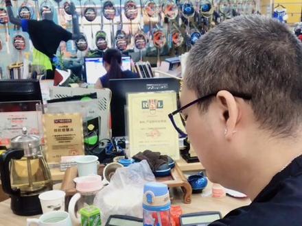 李宁赞助球拍的logo是这样涂上去的,还可以打印自己喜欢的简易图形印上去#抖音小助手 #穿线师