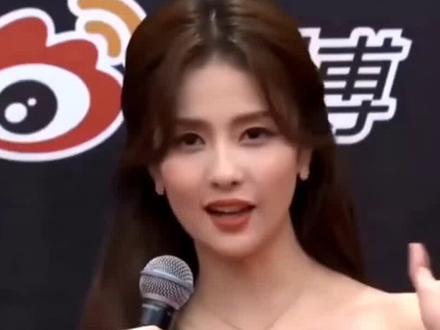 白鹿忘韩语炸上热搜