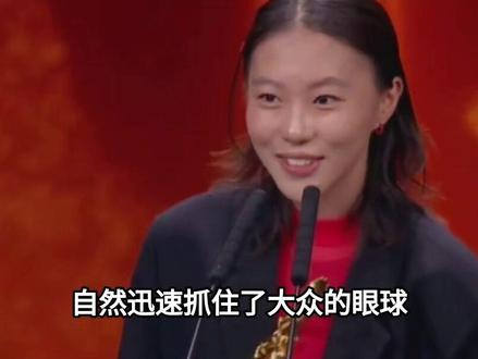 5月21日,窦靖童与同场歌手们依次打招呼,场面有点像“回家过年看到长辈的我”#娱乐圈#明星 #窦靖童 #庾澄庆
