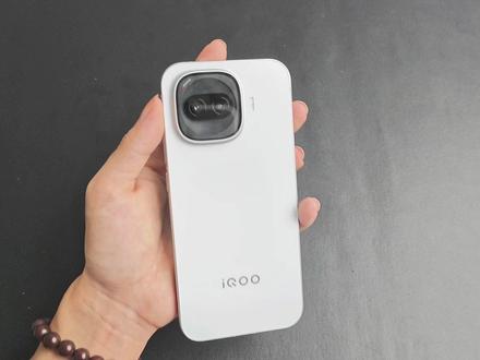 IQOOZ11turbo机主手真要烫掉了,没有这些配件真不行 #IQOO #IQOOZ11turbo #散热器 #钢化膜 #数码科技