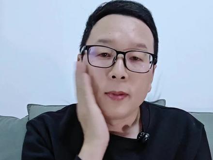 太恐怖了!宇宙最大恒星换人了!史蒂文森2-18不再是已知最大恒星,取而代之的是一颗特绿超巨星,能装下260亿个太阳和1.8亿亿个地球,距离地球只有5万光年!#绿超巨星 #最大恒星 #史蒂文森218 #科普 #知识前沿派对