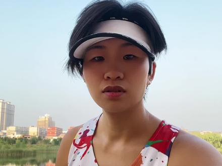 有时候期望太高反而失望越大,说实在得,这个就有点不尽人意#自律 #跑鞋测评 #跑鞋推荐 #运动女孩