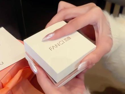 送女生轻奢高级感生日礼物推荐,范琦蓝眼泪项链,女友新年旗舰店 #范琦 #项链 #送女生的礼物 #轻奢礼物 #生日礼物