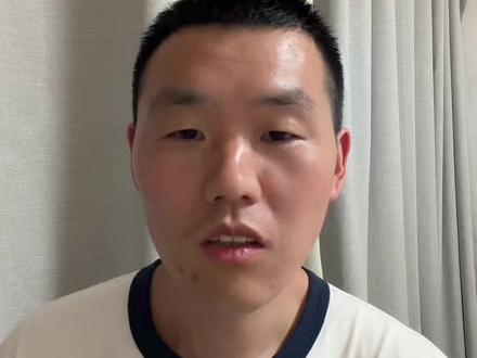 互联网大厂,年薪70W,我为什么选择裸辞 #口播知识分享 放弃互联网大厂 70 万年薪,果断裸辞。褪去高薪光环,告别内耗与焦虑,挣脱按部就班的束缚。以书为底气,泡馆沉淀、深耕自我,重启人生,不为迎合世俗,只为守住情绪与健康,活成自己喜欢的通透模样。#大厂辞职 #裸辞 #读书 #创业书单