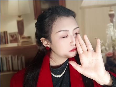 警惕“贝勒爷”奶茶里的精神下跪:资本为何独爱#话题热门 #热门话题🔥 #我要上热门🔥🔥🔥话题入口 #热点话题上热门榜 #热点创作入口