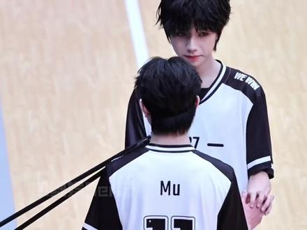 这下全场馆都知道穆夫是谁了#橹穆 #271199 #四嫂一 #厂一夫 #lm99