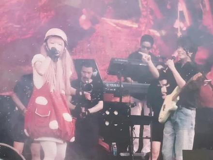 河流音乐课麻园诗人请了犬傲天做助演!#河流音乐节 #麻园诗人#犬傲天#现在现在