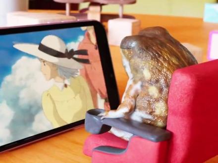 这只青蛙超级爱看电视,每天要看8小时以上。#神奇动物在抖音 #萌宠 #抖音萌宠 #馒头蛙